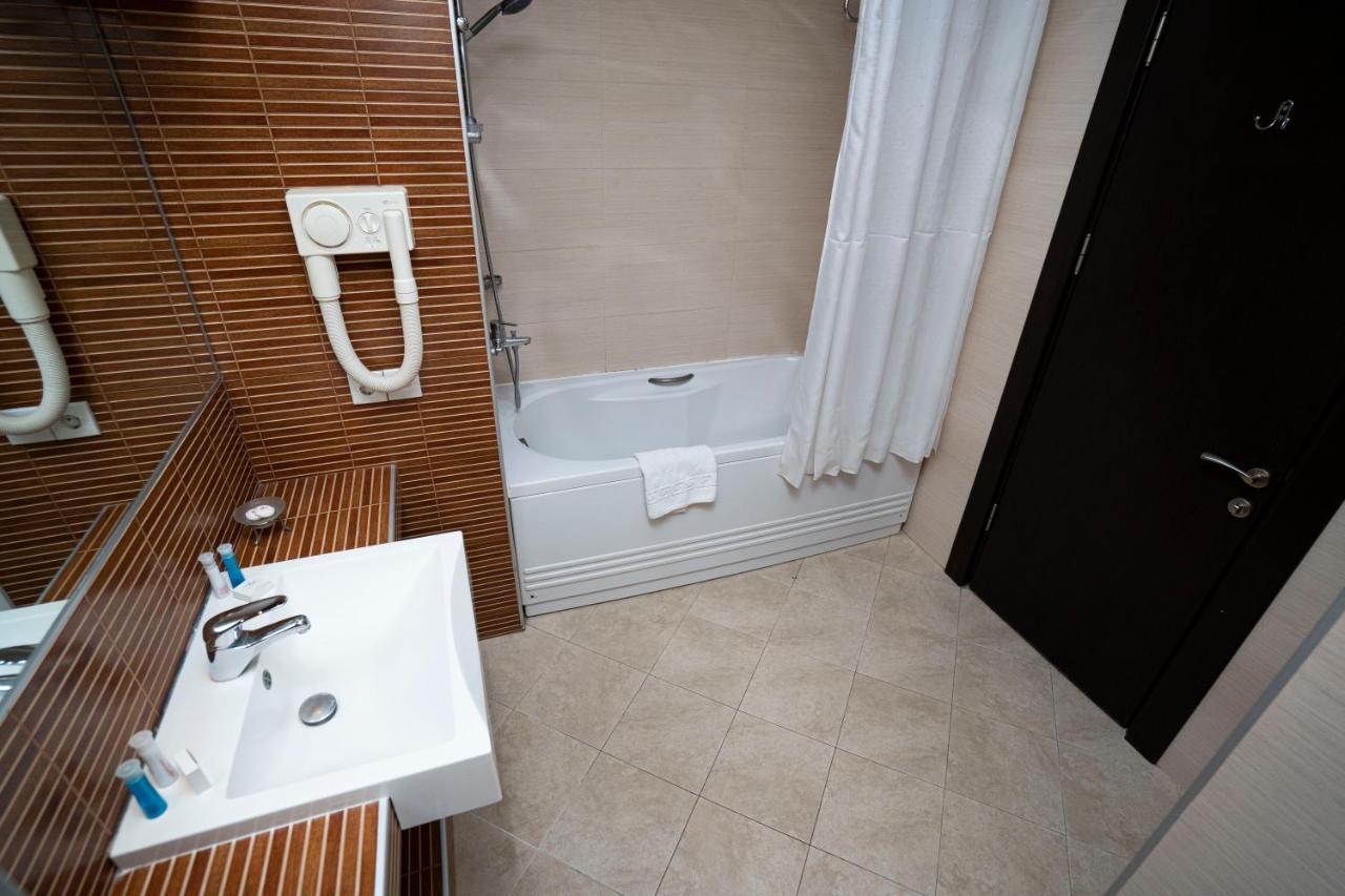 Austin Hotel Baku Eksteriør billede